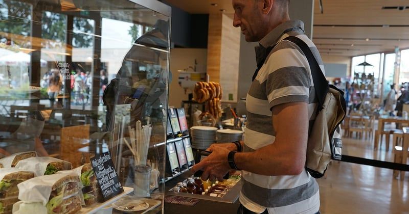 10 idées déco pour une vitrine de boulangerie irrésistible