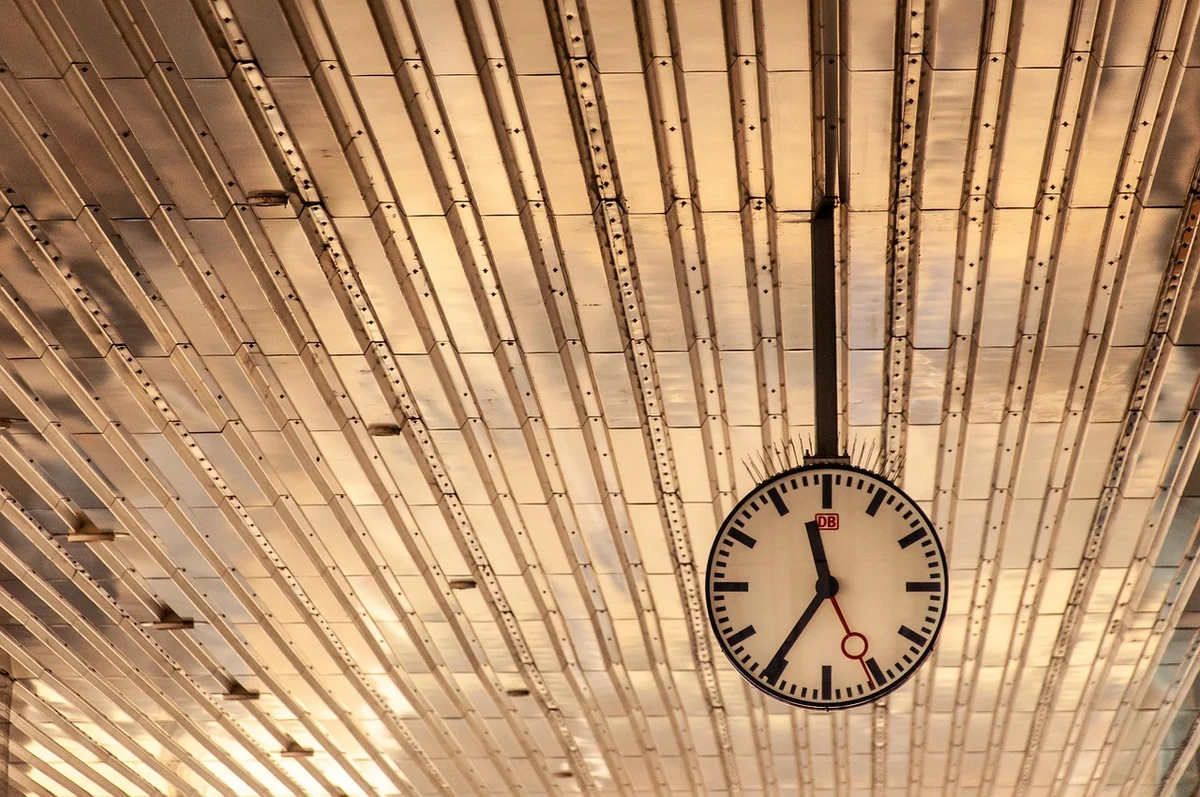 Les 5 erreurs à éviter quand on achète une horloge pour le salon
