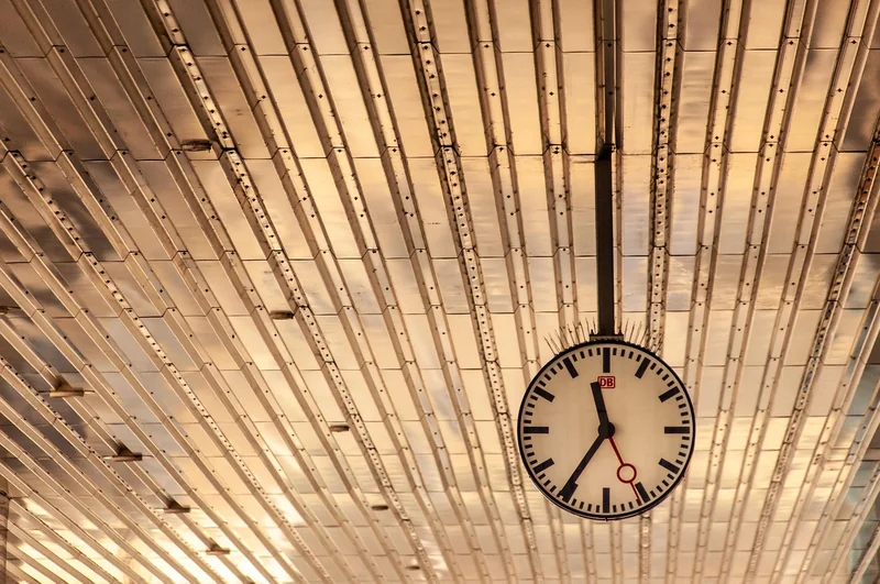 Les 5 erreurs à éviter quand on achète une horloge pour le salon