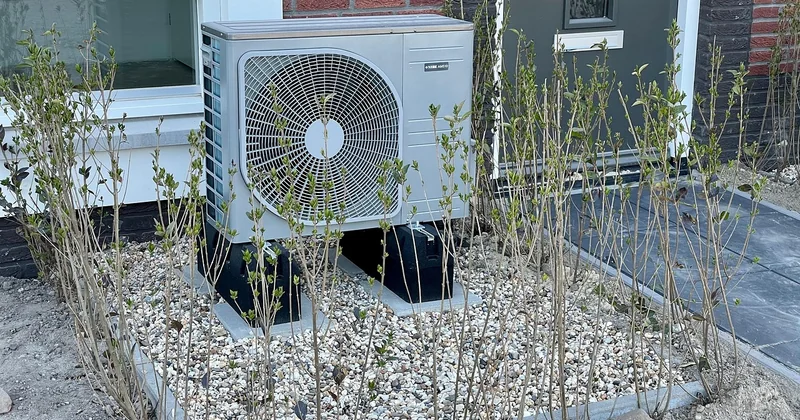 Air/eau ou air/air : lequel pour une maison du coin ?