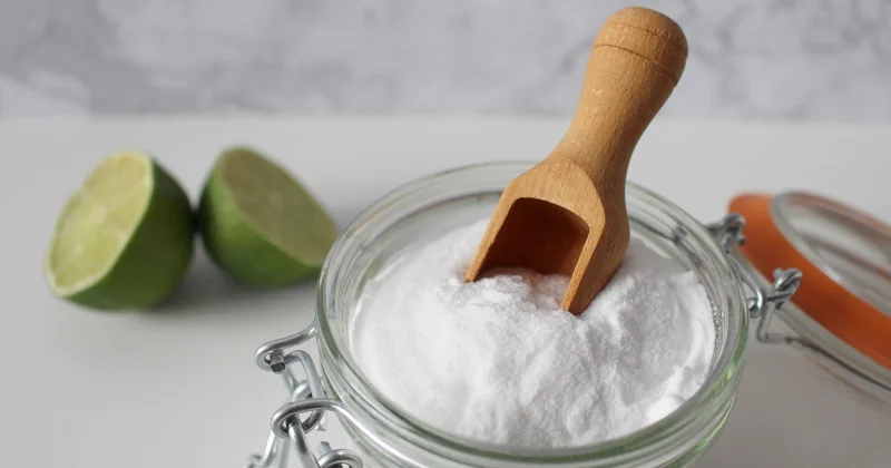 Après l'eau chaude : la bombe vinaigre-bicarbonate