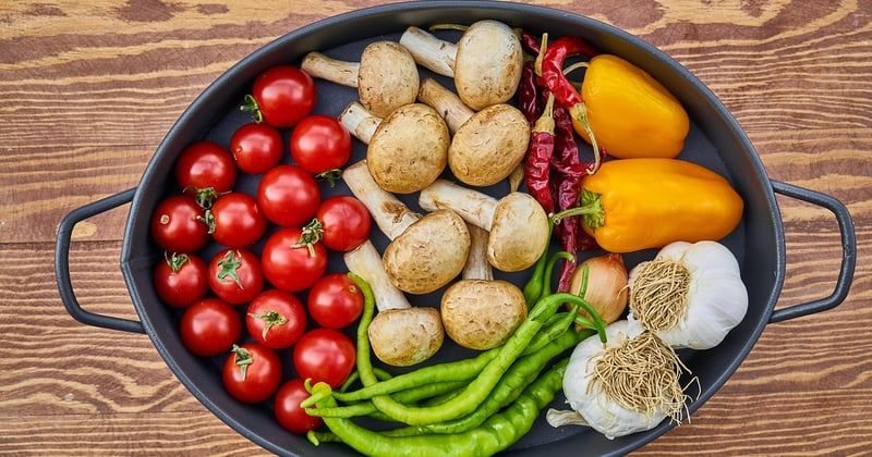 Staub ou Le Creuset : lequel choisir vraiment pour votre cuisine ?