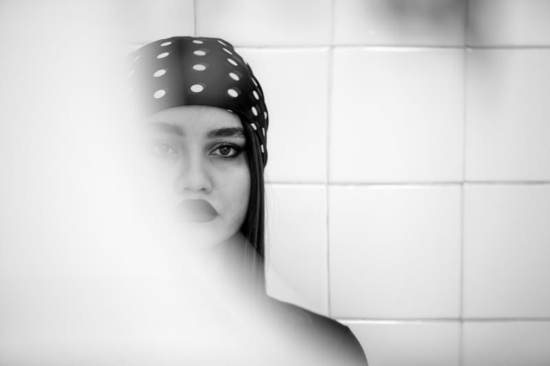 Vers noir dans les toilettes : causes et solutions rapides